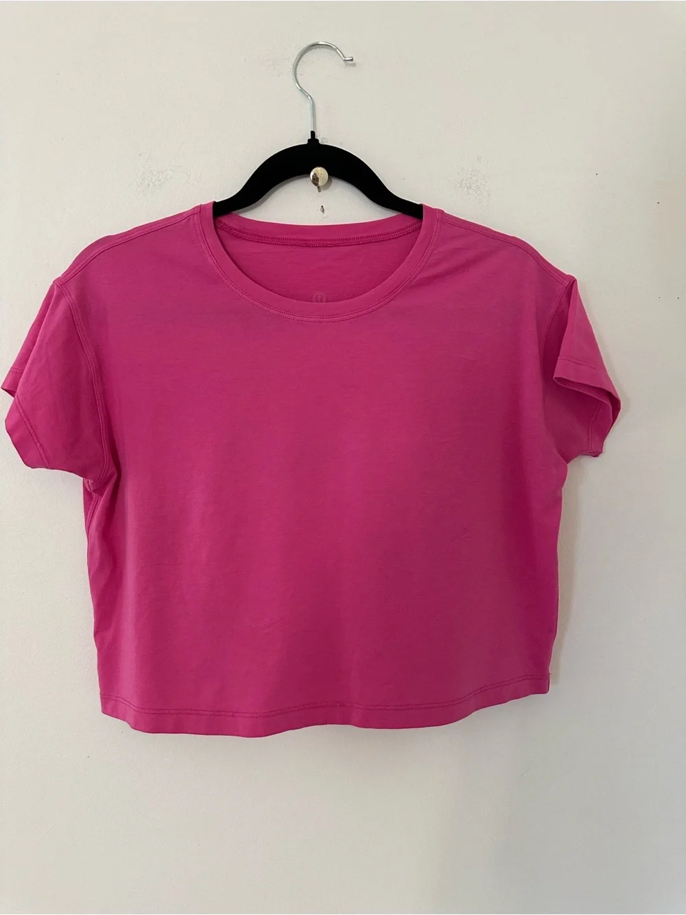 lululemon athletica Bright Pink Cropped Tee size 8